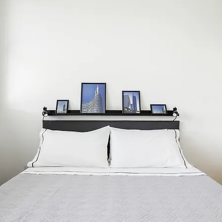 Piazza De Angeli - Rentclass Betly Apartamento