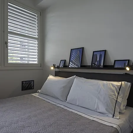 Piazza De Angeli - Rentclass Betly Apartamento *