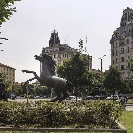 Piazza De Angeli - Rentclass Betly